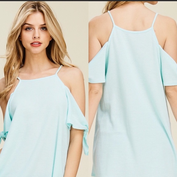 Tops - 🔥SALE🔥Cold  Shoulder Knit Top